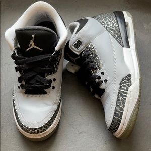 Air Jordan Retro 3 Wolf Grey